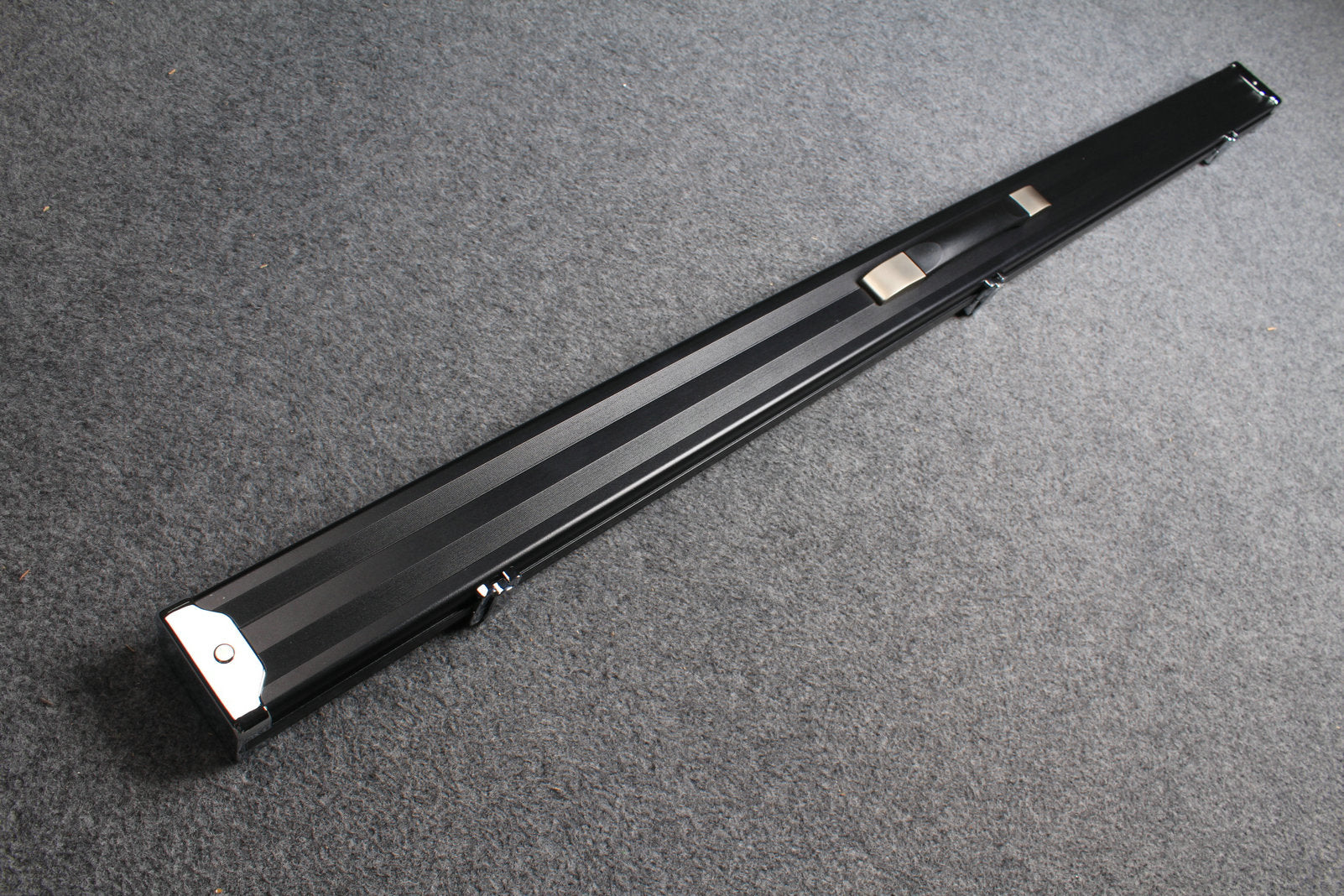 deluxe 3/4 aluminium cue case 124.5 cm , with 2 slots