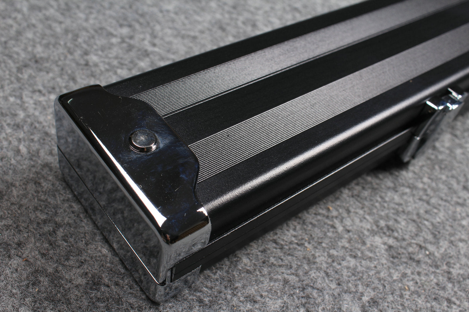 deluxe 3/4 aluminium cue case 124.5 cm , with 2 slots