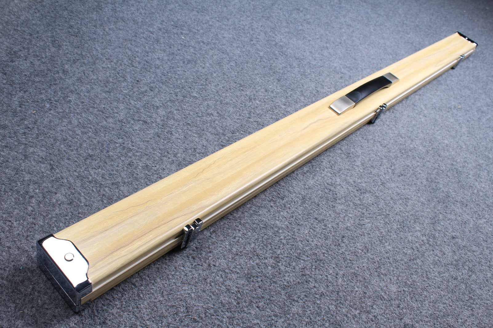 deluxe 3/4 aluminium cue case 124.5 cm , with 2 slots