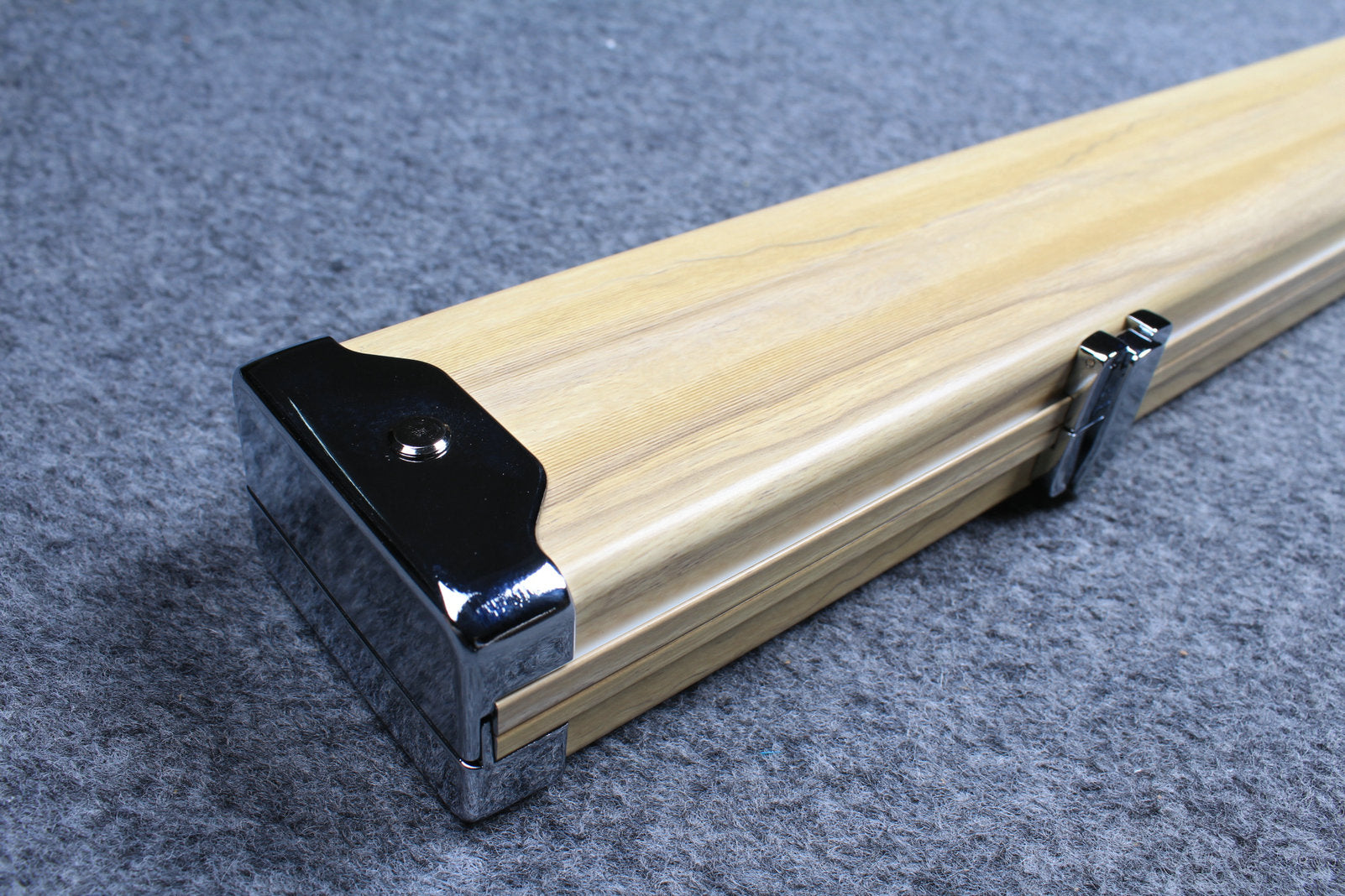 deluxe 3/4 aluminium cue case 124.5 cm , with 2 slots